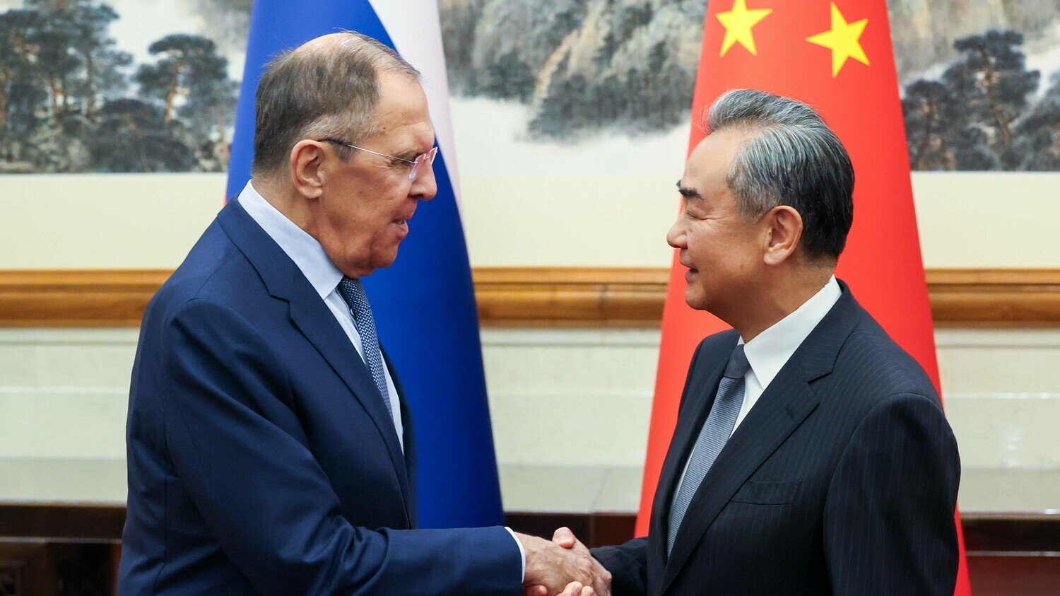 Wang Yi: atak na Iran „nie do przyjęcia” – wzywa do zawieszenia broni i rozmów