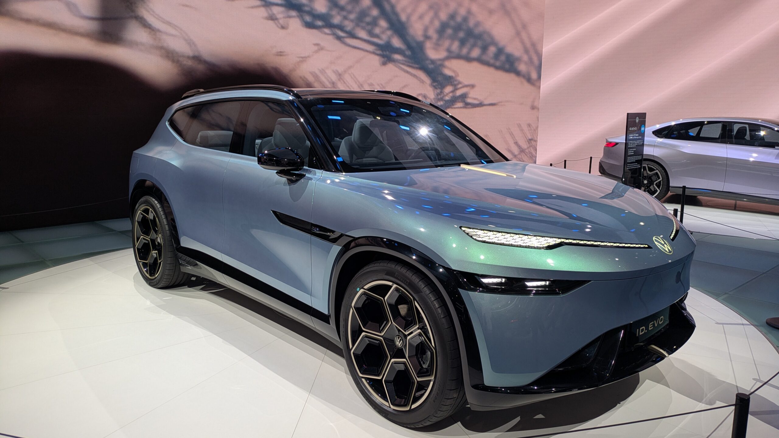 Volkswagen i XPeng uruchamiają seryjną produkcję w Chinach